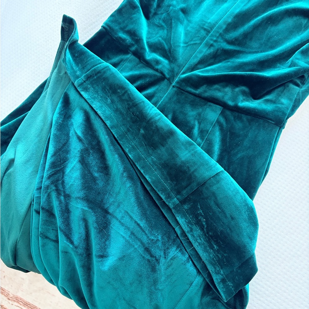 Lulu's Strapless Dark Emerald Velvet Gown - Picture 6 of 7